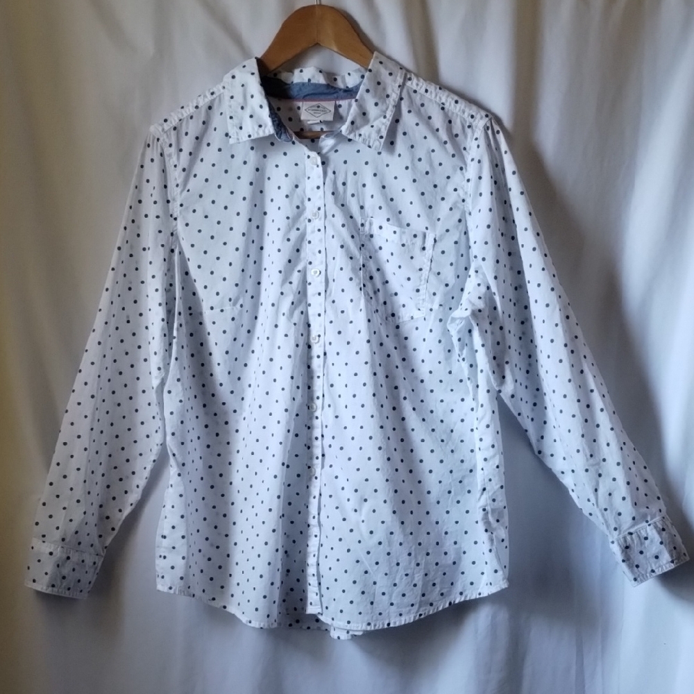 St. John's Bay White Button-Down Shirt with Blue Dot Print. WOMEN.